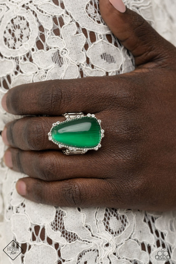 Paparazzi - Newport Nouveau - Green Ring
