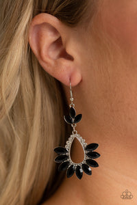 Paparazzi - Extra Exquisite - Black Earrings