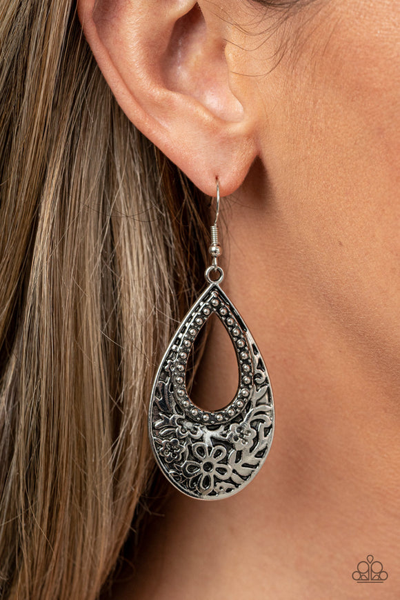 Paparazzi - Organically Opulent - Silver Earrings