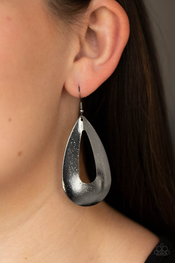 Paparazzi - Hand It OVAL! - Black Earrings