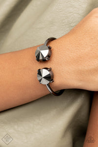 Paparazzi - Spark and Sizzle - Black Bracelet