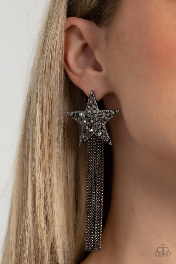 Paparazzi - Superstar Solo - Black Star Earrings