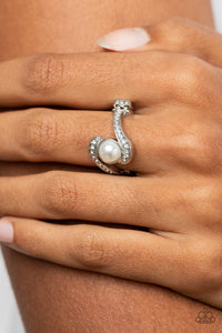 Paparazzi - Envious Enrapture - White Pearl Ring