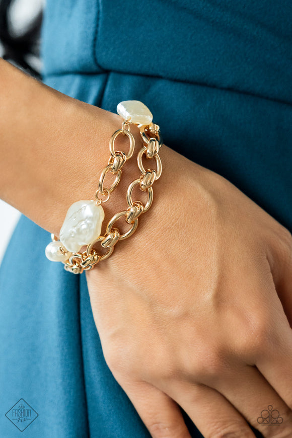 Paparazzi - Seaside Sojourn - Gold/Pearl Bracelet